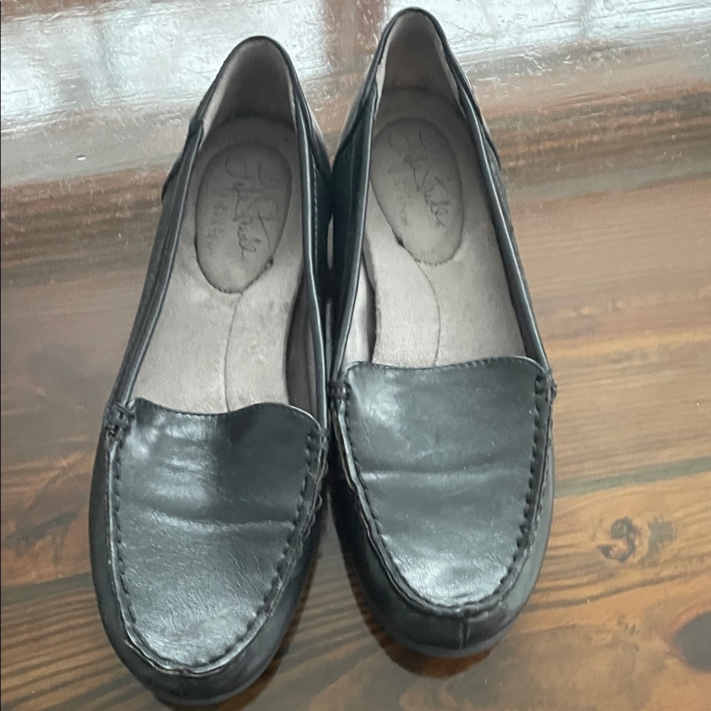 Life Stride women’s black Leather loafers